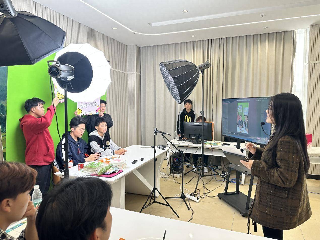 电商小镇和高校联动，大学生体验电商“实战”