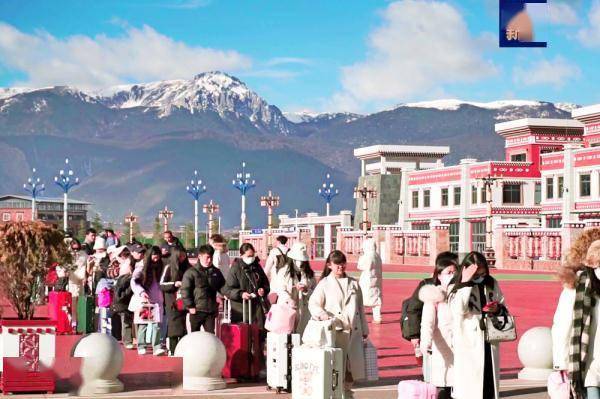 丽香铁路开通运营“满月” 发送旅客超18万人次